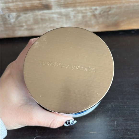 Bath & Body Works Gingham 3-Wick Candle | New - Picture 2 of 4